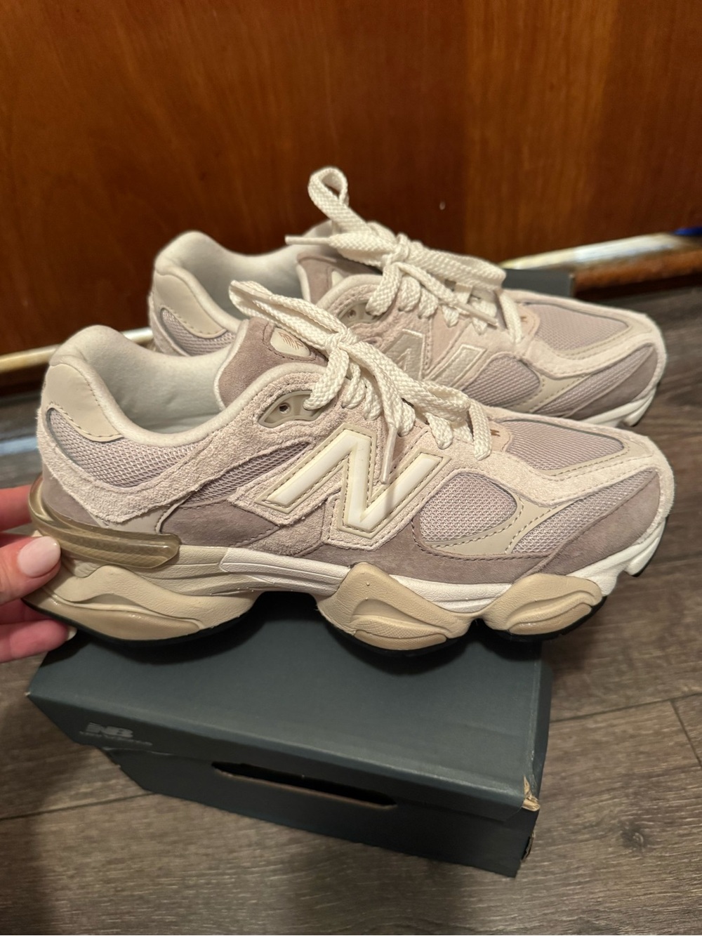 New Balance 9060 beige grey